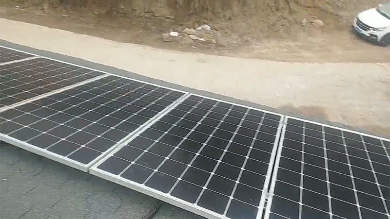منظومة طاقة شمسية في أحد الأرياف